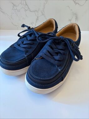 Billy sneakers II women’s size 6 wide zip around sneakers nice shape